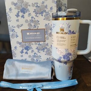 Stanley 40 Oz LoveShackFancy  - Light Blue Floral